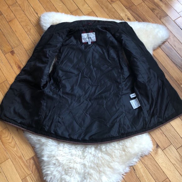 G.H BASS & CO. Women’s quilted vest in lack with brown trim. Size M. - Picture 8 of 12